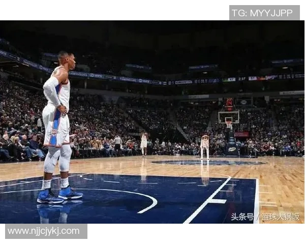 球迷炸锅：战术解析这一行为引热议！